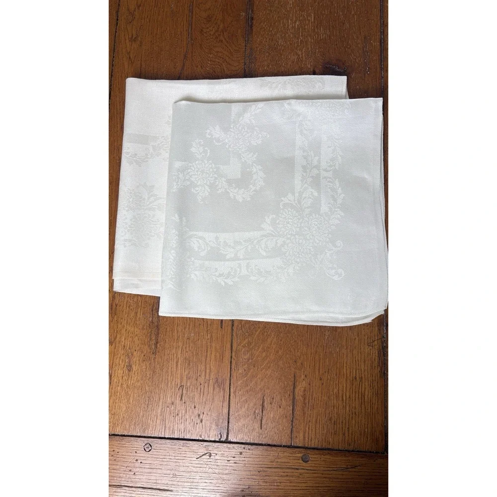 Vintage White Damask Napkin Set Floral Medallion European Elegance Fine Quality